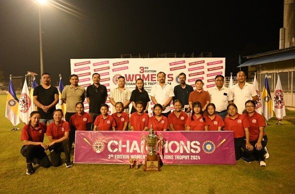 Players of Chathe Dazzlers and others pose for lens after winning the 3rd Edition Women’s Champions Trophy at Nagaland Cricket Stadium, Sovima, on May 20. (Photo Courtesy : NCA)